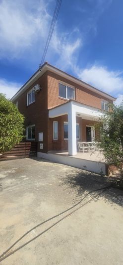 Image No.2-Villa de 4 chambres à vendre à Larnaca