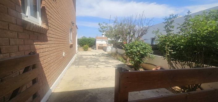 Image No.8-Villa de 4 chambres à vendre à Larnaca