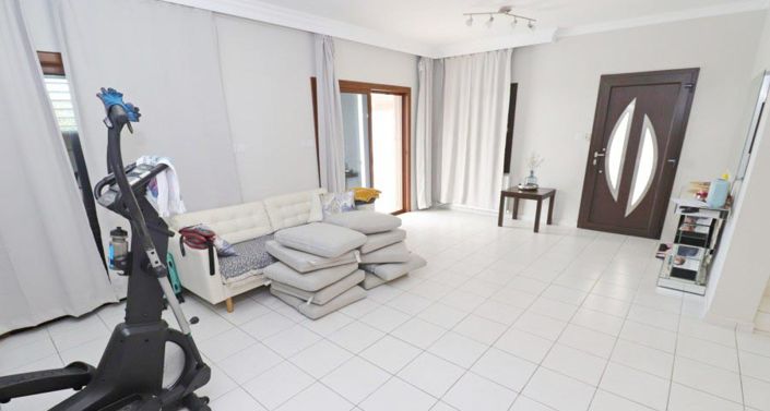 Image No.6-3 Bed Villa for sale