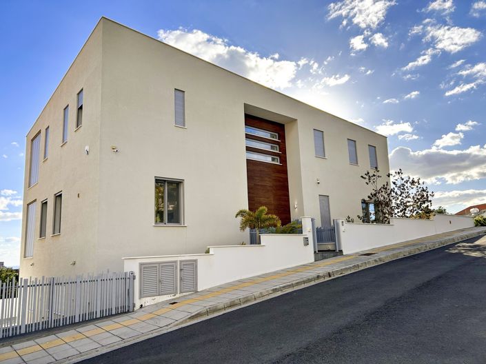 Image No.1-Villa de 7 chambres à vendre à Limassol