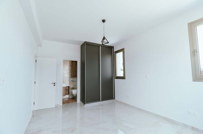 Image No.12-3 Bed Apartment for sale