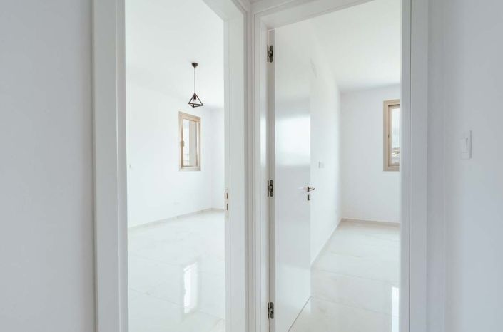 Image No.14-3 Bed Apartment for sale