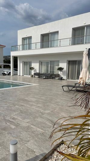 Image No.28-3 Bed Villa for sale