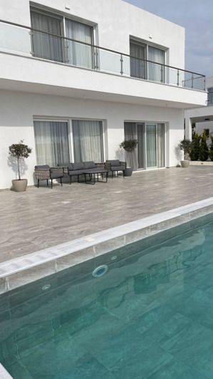 Image No.29-3 Bed Villa for sale