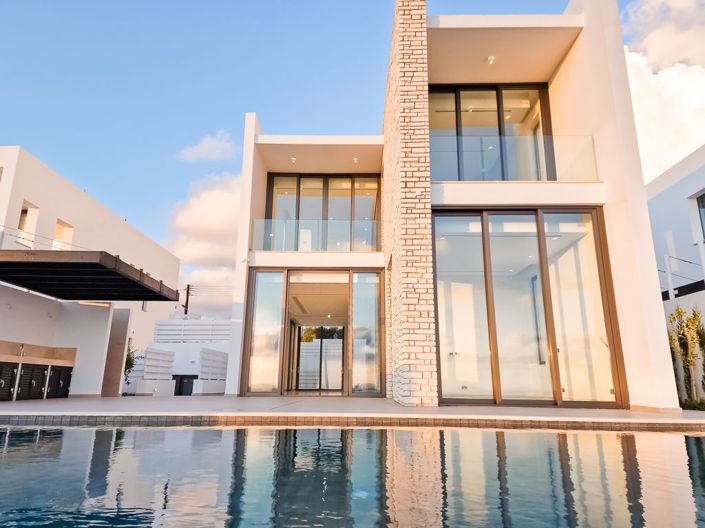 Image No.1-3 Bed Villa for sale