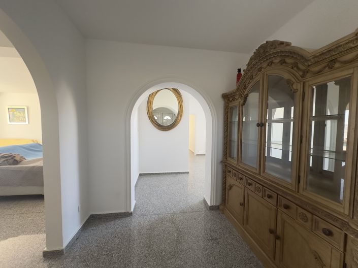 Image No.10-6 Bed Villa for sale