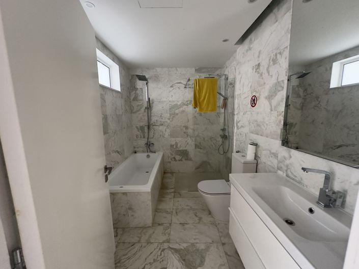 Image No.22-6 Bed Villa for sale