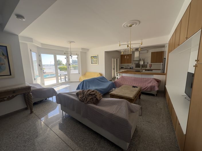 Image No.7-6 Bed Villa for sale