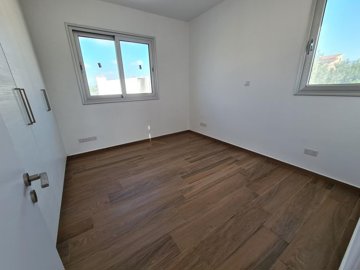 13699038258