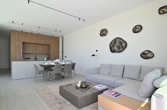 Image No.3-5 Bed Villa for sale