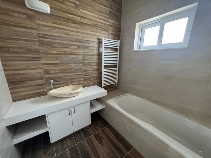 Image No.9-4 Bed Villa for sale