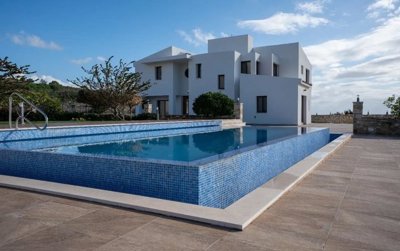1 - , Villa
