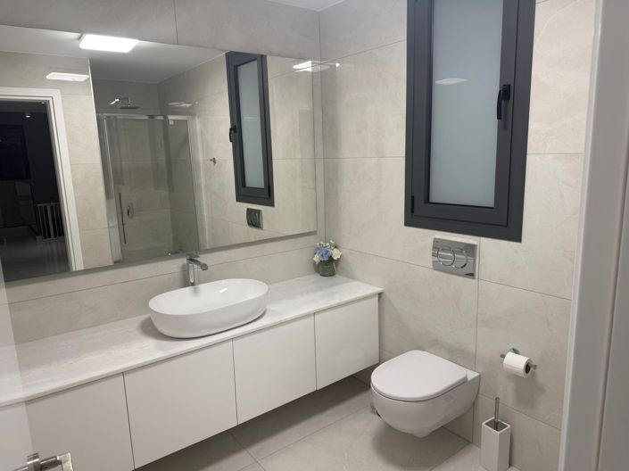 Image No.12-4 Bed Villa for sale