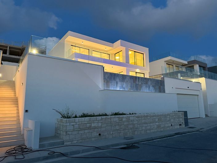 Image No.2-4 Bed Villa for sale