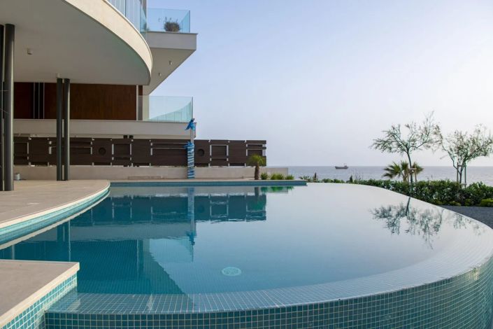 Image No.1-6 Bed Villa for sale