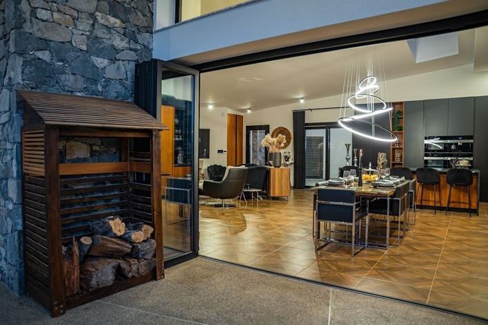 Image No.21-6 Bed Bungalow for sale