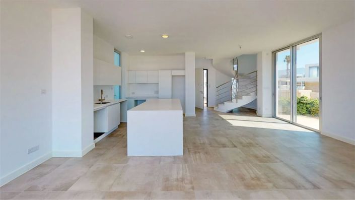 Image No.2-4 Bed Villa for sale