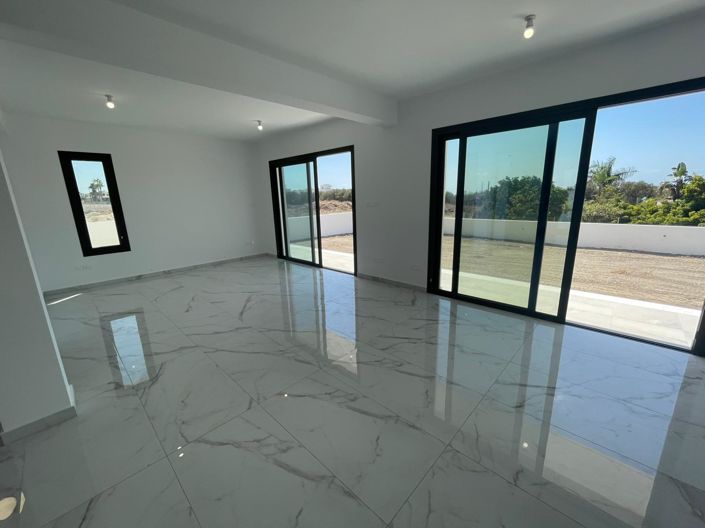 Image No.3-3 Bed Villa for sale