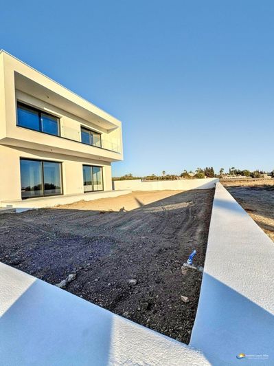 Image No.15-3 Bed Villa for sale