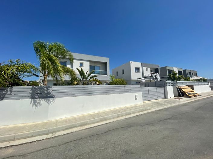 Image No.14-3 Bed Villa for sale