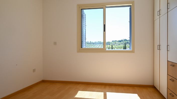 Image No.8-2 Bed Townhouse for sale