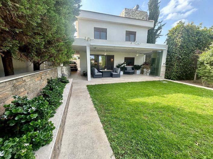 Image No.28-Villa de 5 chambres à vendre à Larnaca