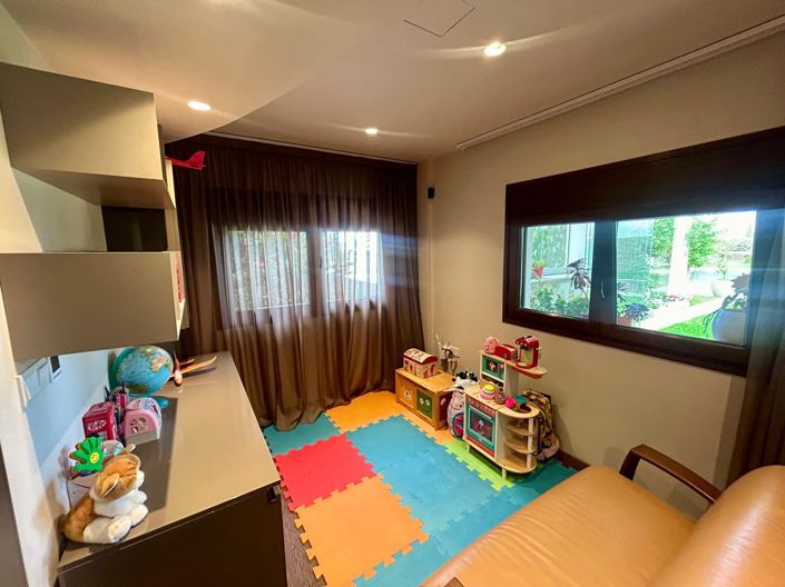 Image No.8-Villa de 5 chambres à vendre à Larnaca