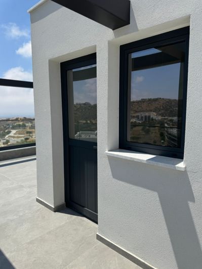 Image No.15-3 Bed Property for sale