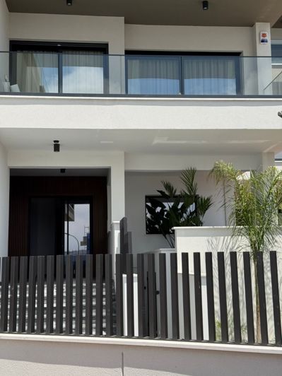 Image No.18-3 Bed Property for sale