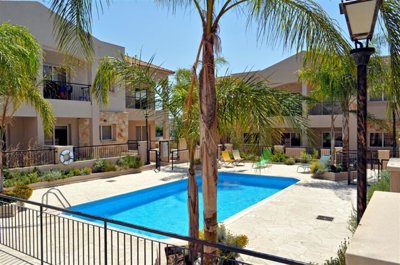 1 - Moni, Townhouse
