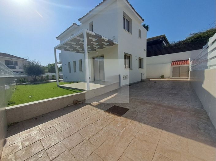 Image No.3-3 Bed Villa for sale