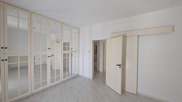 Image No.33-Appartement de 8 chambres à vendre à Limassol