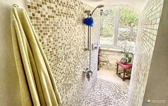 Image No.11-4 Bed Villa for sale