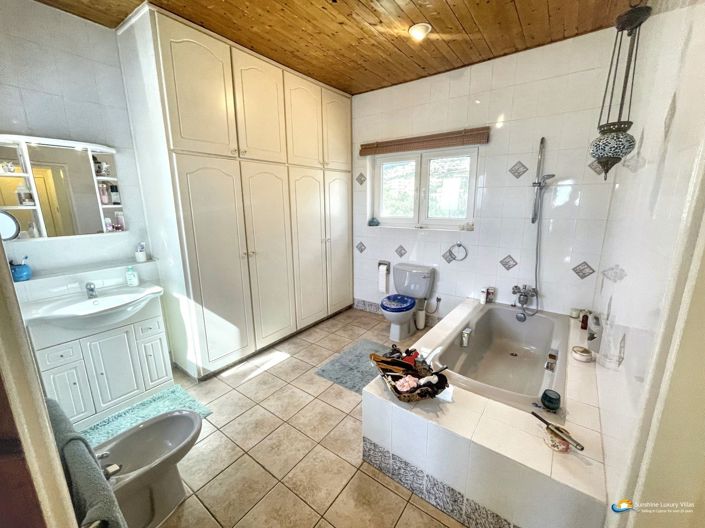 Image No.15-4 Bed Villa for sale