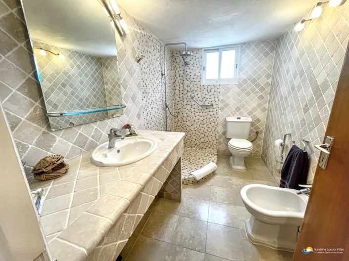 Image No.17-4 Bed Villa for sale