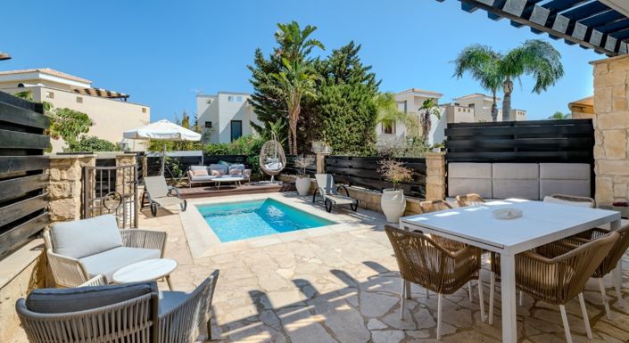 Image No.16-2 Bed Townhouse for sale