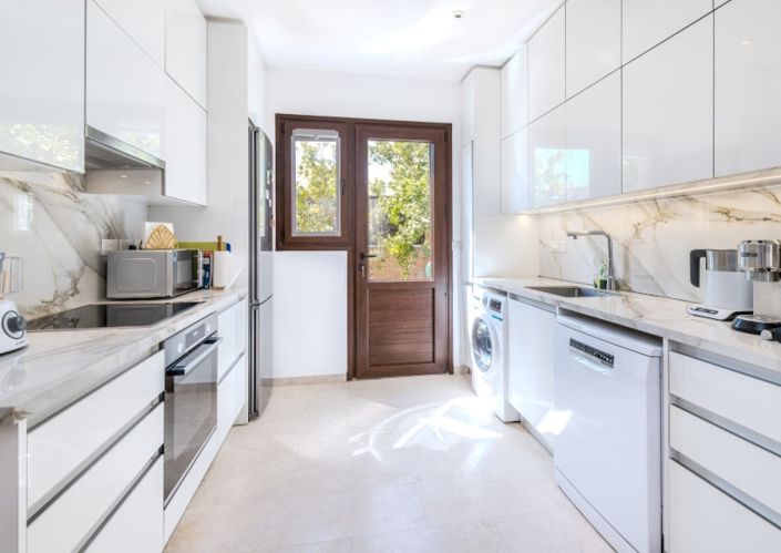 Image No.7-2 Bed Townhouse for sale