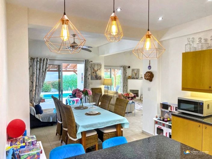 Image No.5-Villa de 3 chambres à vendre à Souni