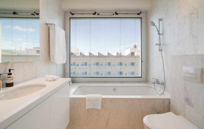 Image No.17-4 Bed Apartment for sale