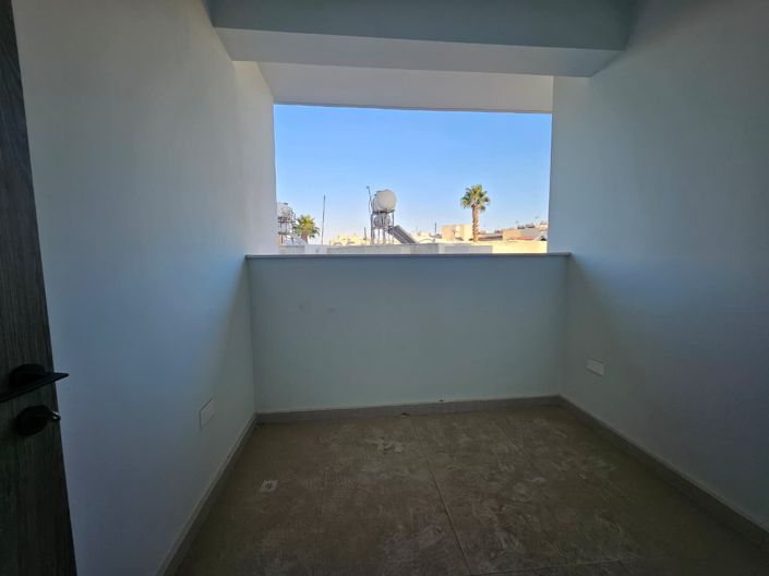 Image No.12-3 Bed Apartment for sale