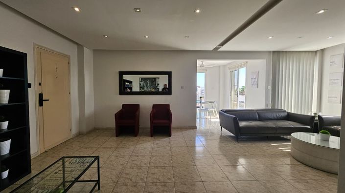 Image No.3-Appartement de 2 chambres à vendre à Larnaca