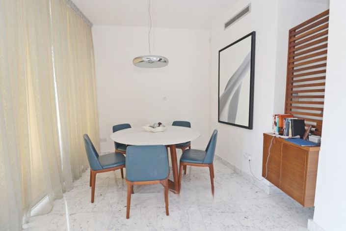 Image No.8-4 Bed Villa for sale