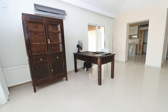 Image No.11-4 Bed Bungalow for sale