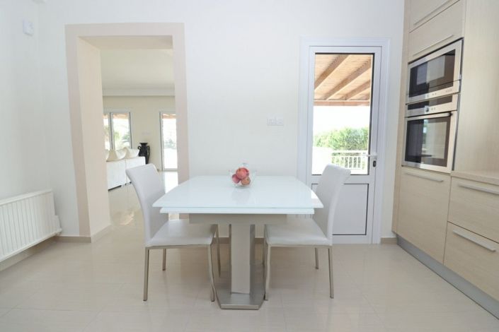 Image No.14-4 Bed Bungalow for sale