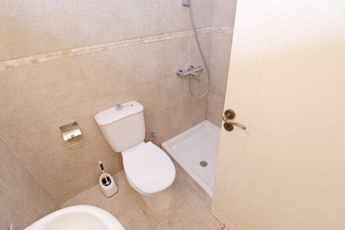 Image No.10-2 Bed Townhouse for sale