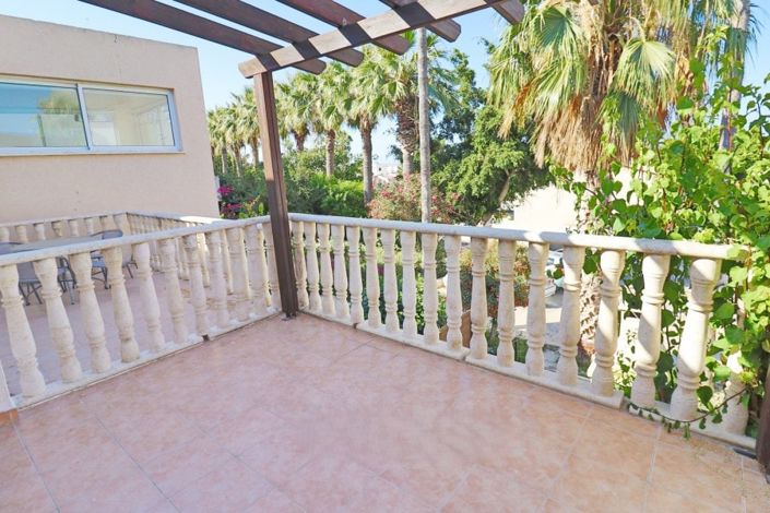 Image No.13-2 Bed Townhouse for sale