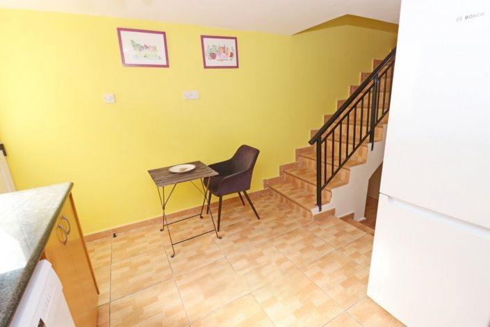 Image No.9-2 Bed Townhouse for sale