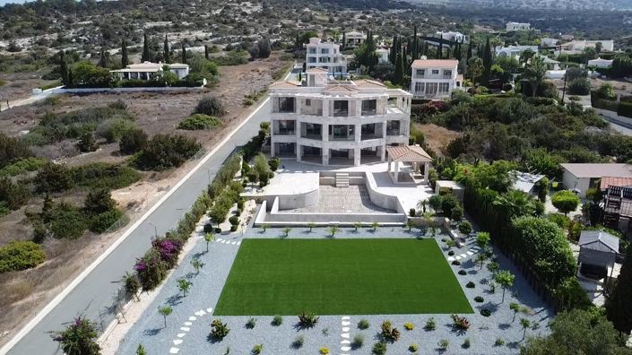 Image No.4-7 Bed Villa for sale