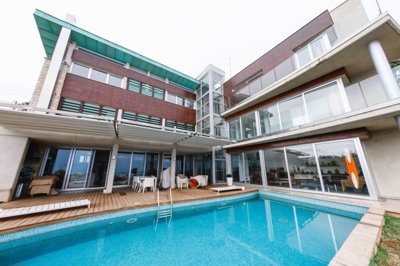 Villa de 5 chambres à vendre à Limassol