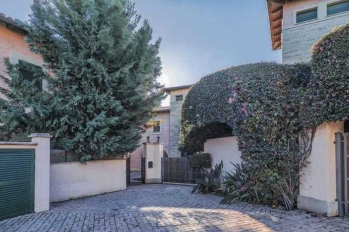 Image No.12-7 Bed Villa for sale